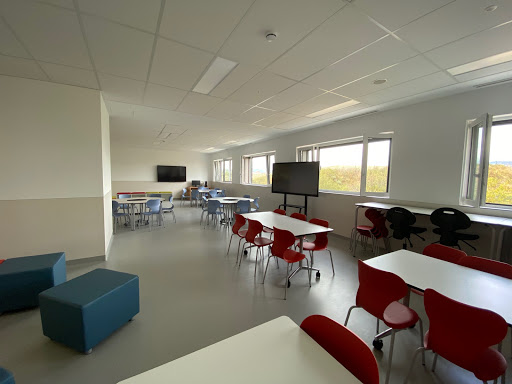 Irulegi Ikastetxe Publikoa, Centro educativo en Mutilva,Navarra