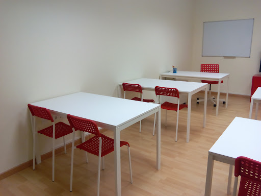 EIESCHOOL - ACADEMIA INFORMATICA Y TECNOLOGIA REUS, Escuela de capacitación en computadora en Reus,Tarragona