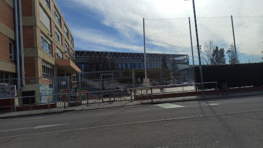 Escola Abat Oliba, Institución educativa pública en Cornellà de Llobregat,Barcelona