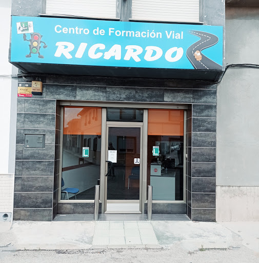 AUTOESCUELA-CENTRO DE FORMACIÓN VIAL RICARDO, Autoescuela en Pedro Muñoz,Ciudad Real