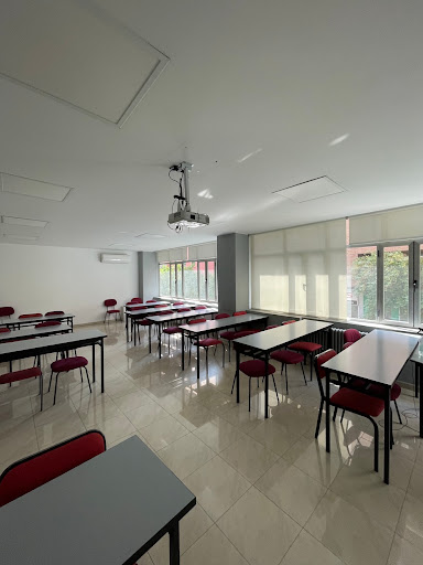 Academia Policía Local Zaragoza ISFES, Centro educativo en Zaragoza,Zaragoza