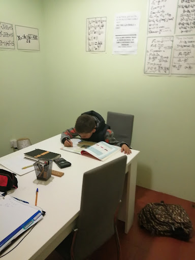 C. A. P. Estrella, Escuela en Guadarrama,Madrid
