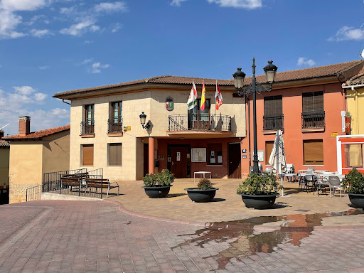Ayuntamiento de Revillarruz y Consultorio Médico, Ayuntamiento en Revillarruz,Burgos