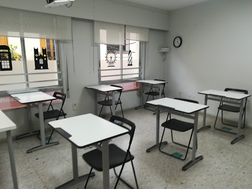 Amparo Mestre Academia, Escuela de inglés en Gandia,Valencia