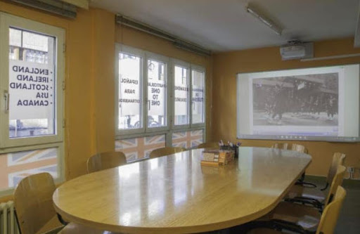 Hello! Centro de Inglés, Escuela de idiomas en Oviedo,Asturias
