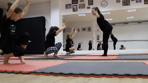 Entre BAMBOlines Escola de Dansa i Fit Kid, Escuela de baile en Sant Andreu de la Barca,Barcelona