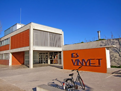 Institut Públic Vinyet, Escuela secundaria en Sitges,Barcelona