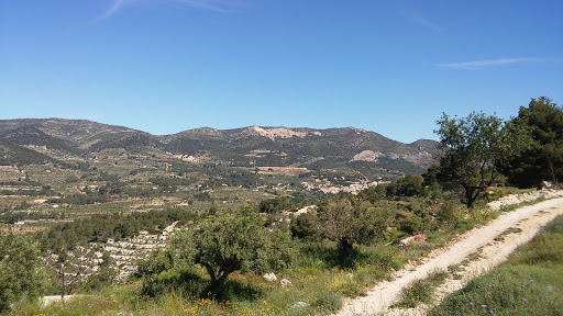 Carrascal. 7, Escuela en Torremanzanas / La Torre de les Maçanes,Alicante