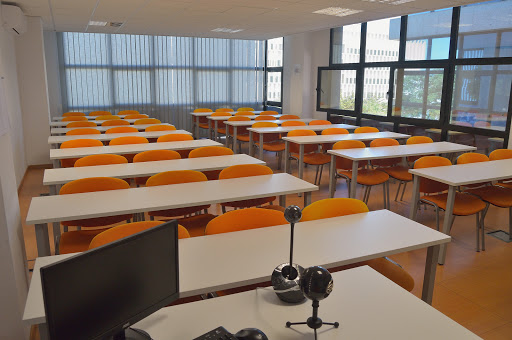 Academia Oposiciones Malaga - Pirandello Formación, Academia de exámenes civiles en Málaga,Málaga