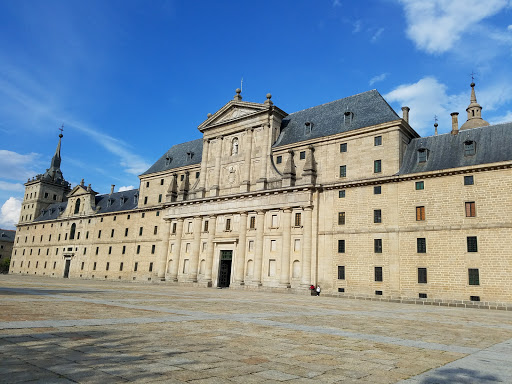 Chi Institute of Europe, Escuela vocacional en San Lorenzo de El Escorial,Madrid