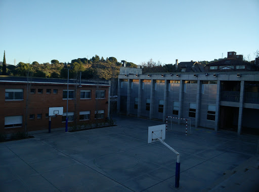 Escola Pública L'Alzina, Institución educativa pública en Molins de Rei,Barcelona