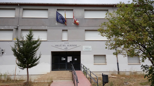 Instituto de Enseñanza Secundaria Valle del Alberche, Escuela en Navaluenga,Ávila