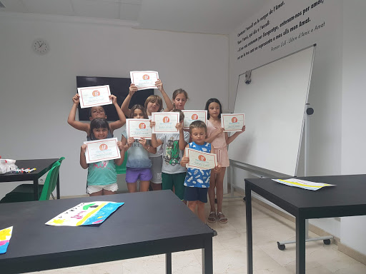 Innovació, Integració i Futur. Communication Projects, Escuela de idiomas en Artà,Baleares