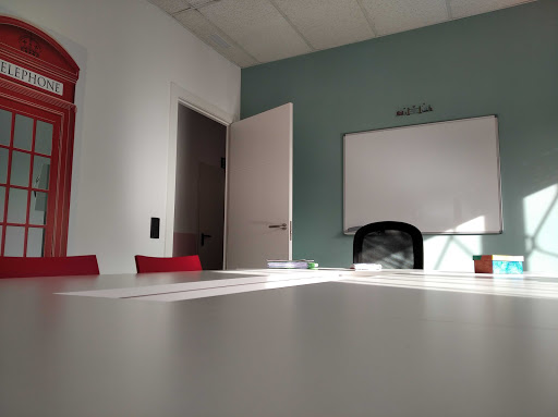 Easy Peasy English Academy, Escuela de idiomas en Santa Eugènia de Berga,Barcelona