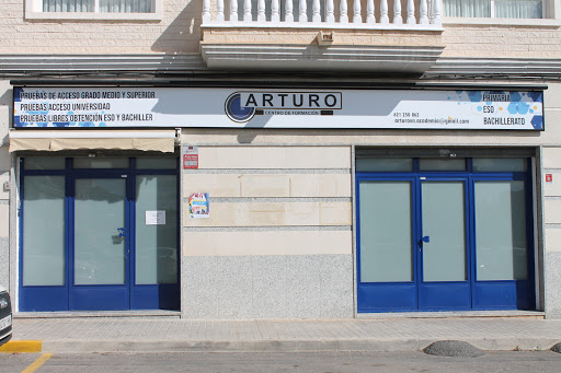 Centro de formación Arturo, Escuela mixta en Petrer,Alicante