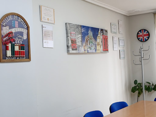 Academia CENTRO DE ESTUDIOS DE INGLÉS YES, Centro de educación en Logroño,La Rioja