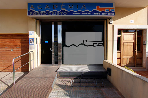 Acadèmia Portocristo, Escuela de idiomas en Porto Cristo,Baleares