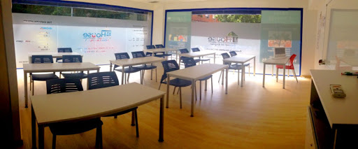 The English House - School of English, Escuela de inglés en Esplugues de Llobregat,Barcelona