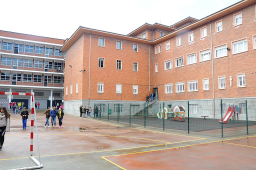 Colegio Sagrada Familia El Pilar, Escuela bilingüe en Pola de Lena,Asturias