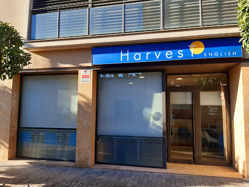 ENGLISH HARVEST S.C.P., Casa de la escuela en Santa Perpètua de Mogoda,Barcelona