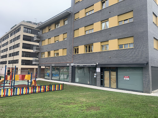 UPTOWN School, Escuela de inglés en Pola de Siero,Asturias