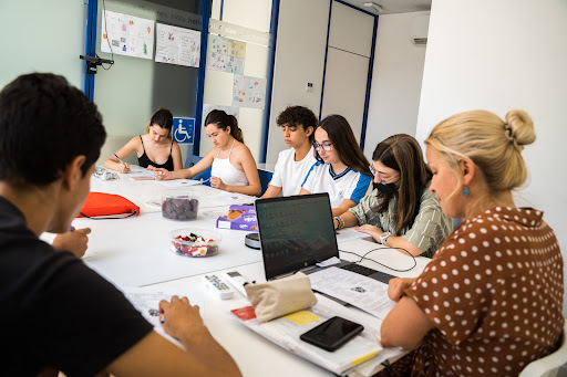 Language House - Zaidín, Escuela de idiomas en Granada,Granada