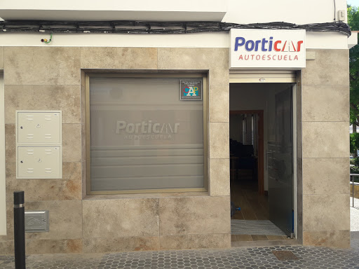 Autoescuela PORTICAR, Escuela de conducción en Paradas,Sevilla