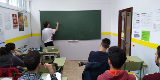 Academia Cruz Conde, Centro de capacitación en Córdoba,Córdoba