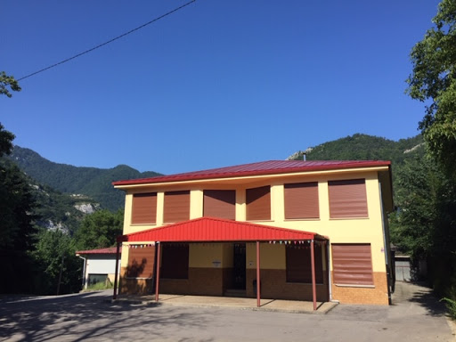 C.P. El Truébanu (Campo de Caso), Institución educativa pública en Campo de Caso,Asturias