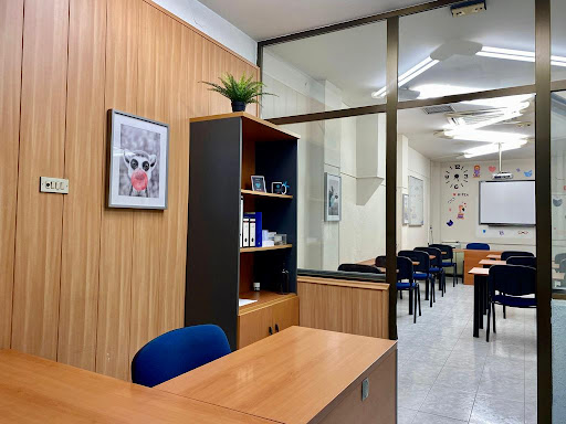 MARA AKADEMIA, Escuela de idiomas en Santurtzi,Bizkaia