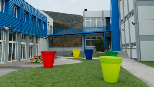 OSOTU Lanbarri Ikastetxea, Escuela en Gueñes,Bizkaia