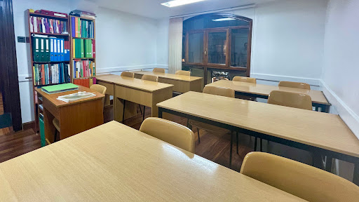 Academia Juan Maria Lecue Perales, Centro de estudio en Castro Urdiales,Cantabria