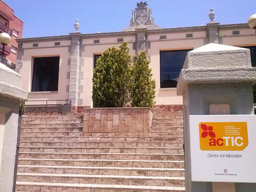 Escoles Velles, Centro de capacitación en Sant Andreu de la Barca,Barcelona
