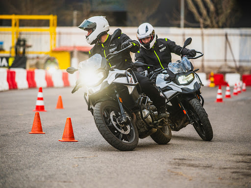 ZONA F VILADECANS, Autoescuela en Viladecans,Barcelona