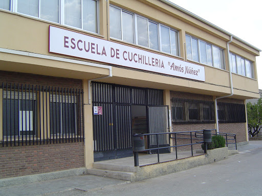 ESCUELA DE CUCHILLERÍA 