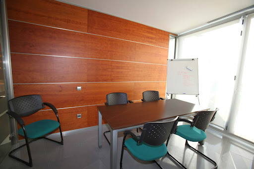 BLUEFISHTANK, Escuela de inglés en Sant Andreu de Llavaneres,Barcelona