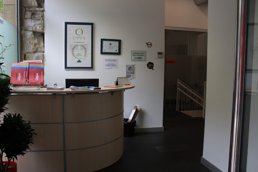 MondragonLingua | Academia de inglés y euskera en Donostia-San Sebastián, Escuela de idiomas en Donostia-San Sebastian,Gipuzkoa