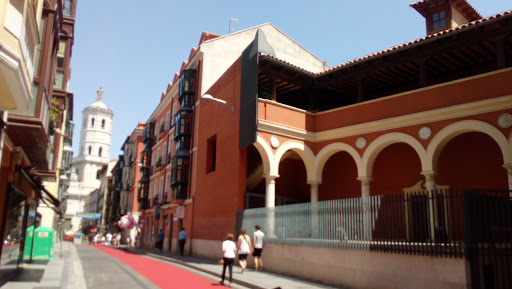 Avanza Economía. Academia Universitaria, Estudiar centro en Valladolid,Valladolid