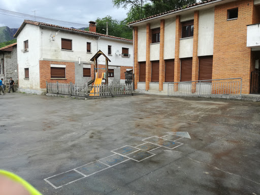 Escuelas De Beleño. CRA Picos De Europa, Institución educativa pública en San Juan de Beleño,Asturias