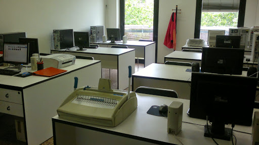 Reset Academia de Informática, Escuela de capacitación en computadora en Vilafranca del Penedès,Barcelona