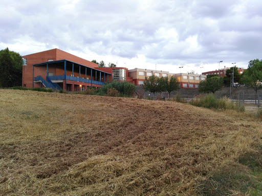 Escola de la Vila, Escuela primaria en Polinyà,Barcelona