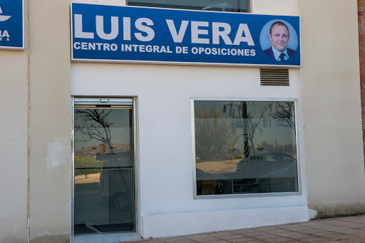Luis Vera Oppositions Jaén, Academia de exámenes civiles en Jaén,Jaén