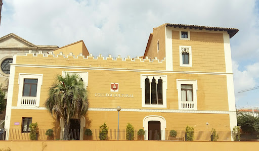 Colegio Cultural - Cicles Formatius i Batxillerat, Escuela en Badalona,Barcelona