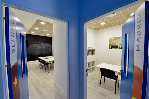 Academia TALKTALK inglés LAS TABLAS MADRID (otros idiomas: español, francés, alemán,..). Niños, jóvenes, adultos y in-company, Escuela de idiomas en Madrid,Madrid
