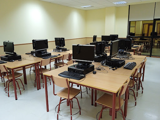Escuela Oficial de Idiomas de San Lorenzo del Escorial, Centro educativo en San Lorenzo de El Escorial,Madrid
