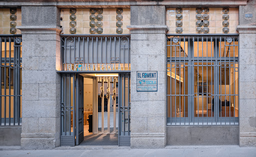 L'Escola d'El Foment, Escuela en Girona,Girona