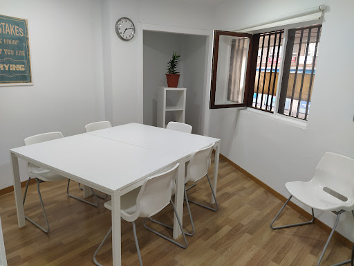 MC LANGUAGE CENTRE, Escuela de idiomas en Torrelavega,Cantabria