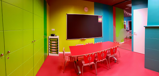 Kids&Us Terrassa Vallparadís - Anglès per a nens, Escuela de inglés en Terrassa,Barcelona