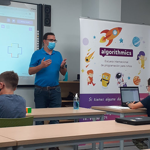 Algorithmics Pamplona. Escuela programación para niños/as y jóvenes de 5 a 18 años, Escuela de capacitación en computadora en Pamplona,Navarra