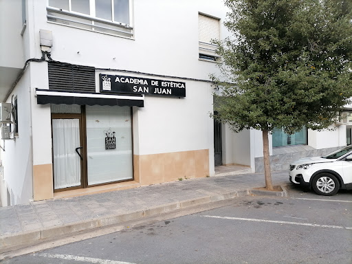 Academia de Peluquería y Estética San Juan, Centro de entrenamiento en Coria,Cáceres